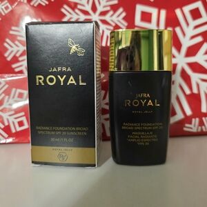 JAFRA Radiance Foundation SPF 20